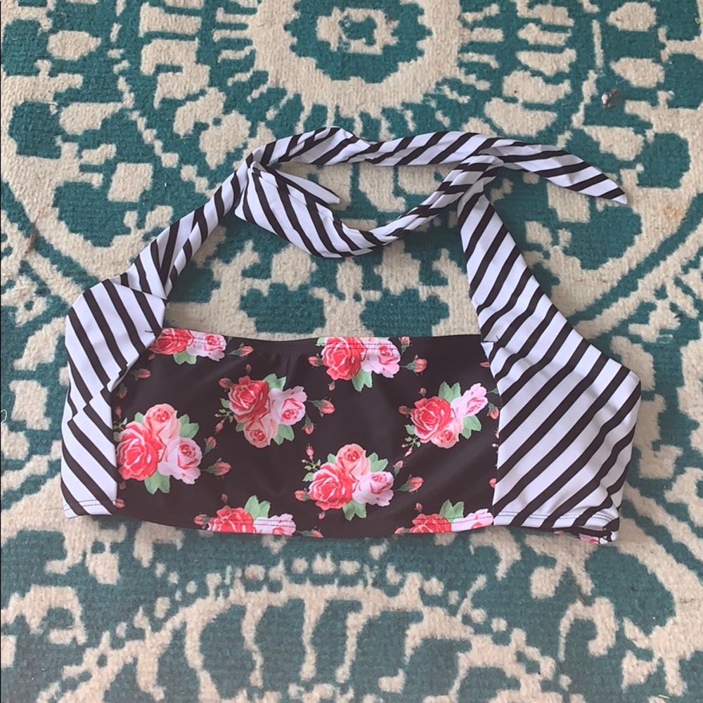 Floral and stripped bikni top